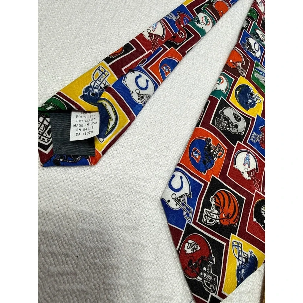Vintage Surrey NFL Football Team Helmets All Over Print Neck‎ Tie
